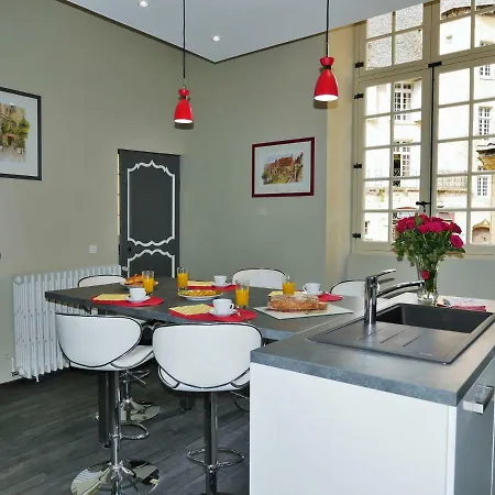 In Luxury Rentals, Medieval Center - Maison Labrousse
