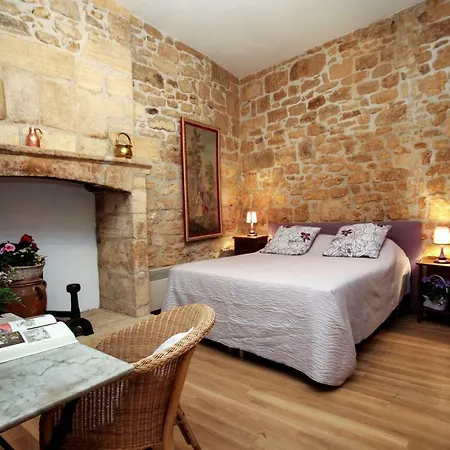 Apartment In Luxury Rentals, Medieval Center - Maison Labrousse Sarlat-la-Caneda