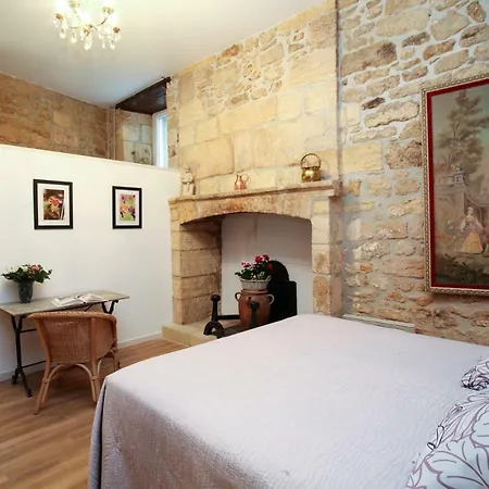 Apartment In Luxury Rentals, Medieval Center - Maison Labrousse Sarlat-la-Caneda