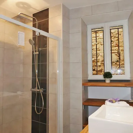 Apartment In Luxury Rentals, Medieval Center - Maison Labrousse