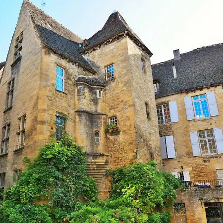 In Luxury Rentals, Medieval Center - Maison Labrousse