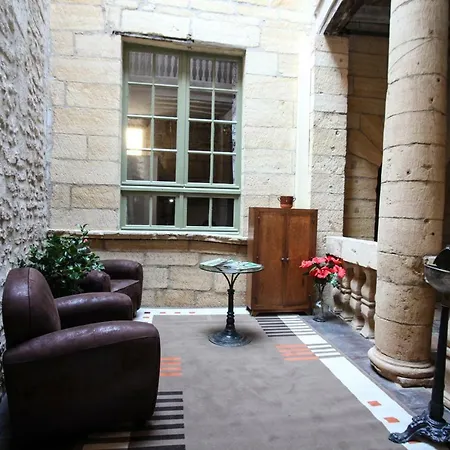 Apartment In Luxury Rentals, Medieval Center - Maison Labrousse